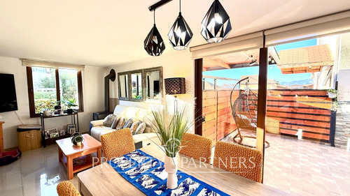 Estupenda Casa En Condominio Con Vista Al Mar