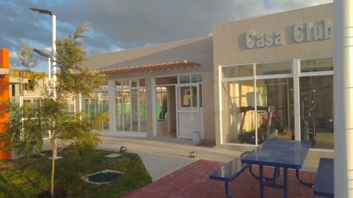 Casa Con Balcón, Acceso A Alberca Y Más. Casa De Dos Recámaras.