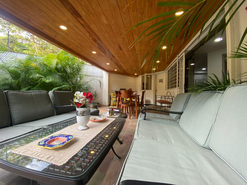 Planta Baja Aparta - Quinta En Venta En El Country Club