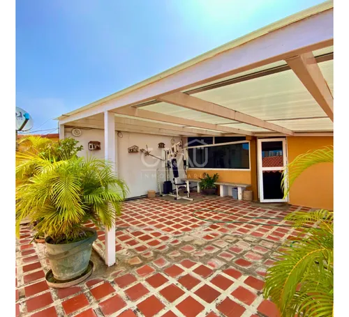 Casa En Venta En Lecheria