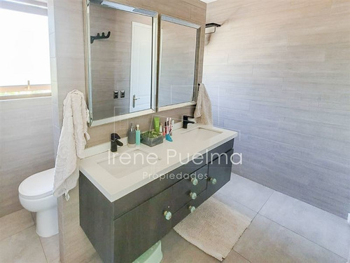 Imagen 16 de 19 de Vende Casa Remodelada Con Plaza Valle La Dehesa Lo Barnechea