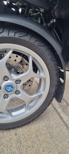 Imagen 15 de 25 de Piaggio Mp3 500
