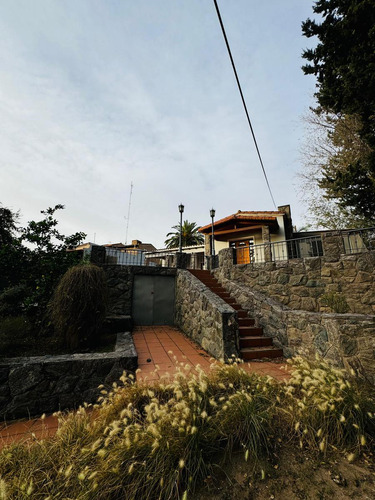 Apta Crédito: Casa De 3 Dormitorios En Venta En El Talar De Mendiolaza