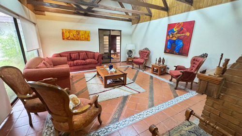Vendo Amplia Casa En Corral De Piedras, Los Niches