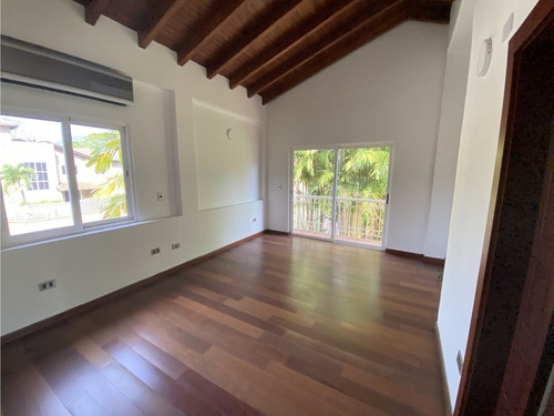 Vende Town House En Villas De San Diego Country Club La Cumaca