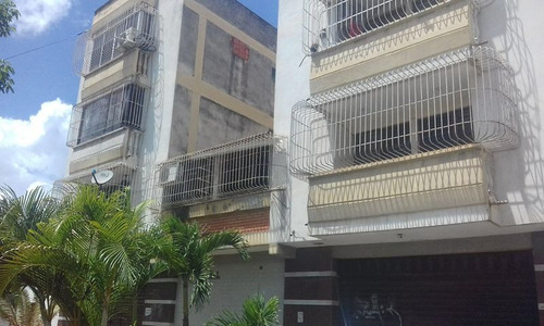 Apartamento En Venta Zona Centro De Cabudare Cod  2 - 3 - 1 - 8 - 0 - 3 - 1  Mp