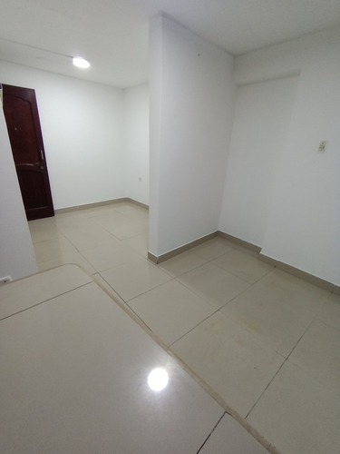Departamento En San Borja, Mini Departamento En San Borja, Departamentos En San Borja, En Avenida Rosa Toro Cuadra 9 Cruce Con Canadá Cuadra 35, Excelente Zona Comercial Todo A La Mano