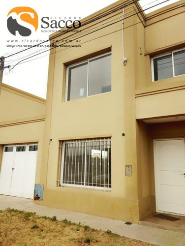 Duplex En Venta En Trenque Lauquen