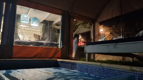 Imagen 3 de 17 de Casa Con Piscina Climatizada Y Cerrada En La Barra .5 Dor 12 Personas Parrillero Techado Cerrado:aire En Cada Cuarto Toda Cercada A 3 Del Mar. Por Favor Por Whatsapp.