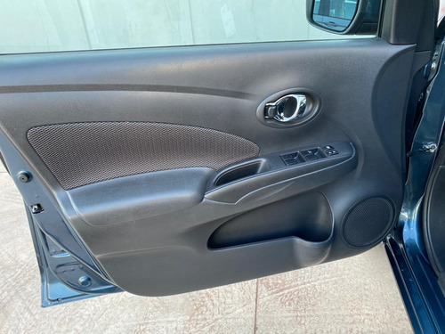 Nissan Versa Advance L4 1.6l At 2017