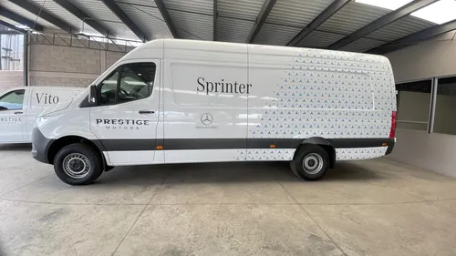 Mercedes-Benz Sprinter Cargo Van 517 X-Larga