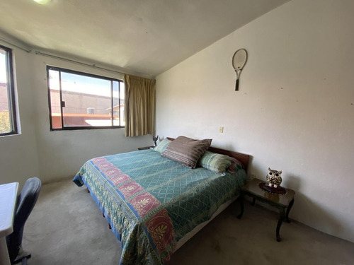 Casa En Venta En Tlalpan, Amplia,iluminada Y Con Jardín