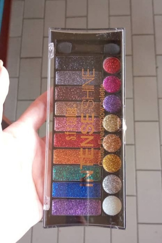 Paleta De 18 Sombras Escarchadas De Colores Maquillaje 