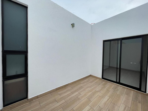 Casa En Venta En Veracruz Con Hab En P.b. Fracc. Lomas De La Rioja