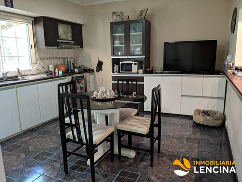 Imagen 6 de 27 de Casa En Venta - 3 Dormitorios 1 Depto - Bº La Cuesta