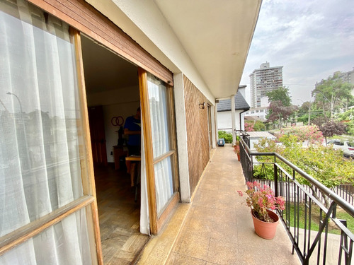 Linda Casa Metro Bilbao/ Colegio San Ignacio