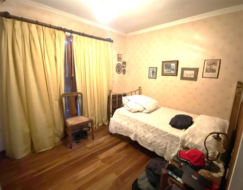 Casa En Venta De 6 Dorm. Frente A La Playa De Zapallar