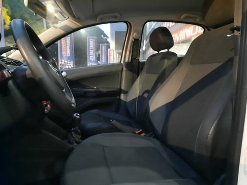 Imagen 11 de 15 de Volkswagen Gol 2018 1.6 Trendline Mt 5 P