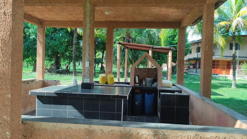 Hermosa Parcela En Venta, Con 2.7 Hectareas De Terreno, Que Cuenta Con Amplia Casa De Dos Pisos Que Cuenta Con 5 Cuartos, 2 Banos, Sala, Comedor Y Cocina, Amplios Corredores Techados