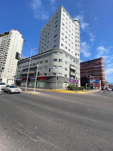 Arriendo Oficina/local Comercial En Centro Financiero De Iqq