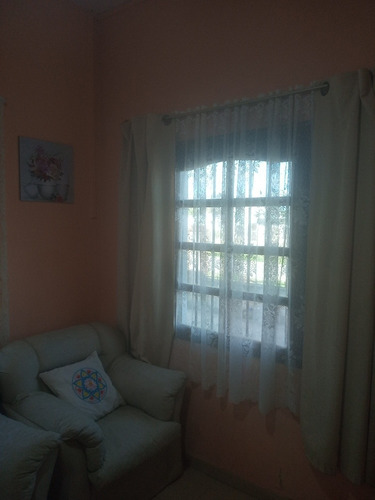Casa Muy Prolija Con Amplio Terreno