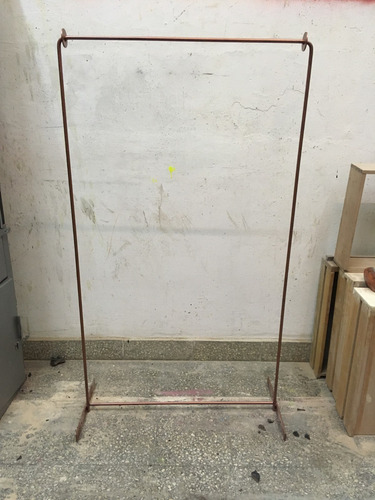 Imagen 8 de 9 de Alquiler De Percheros Dobles Con Rueditas Incluye 40 Perchas