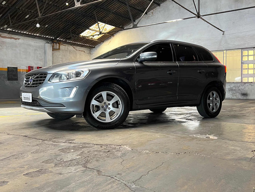Volvo XC60 2.5 T5 Momentum