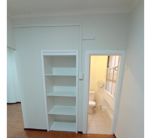 Oficina Paseo Matias Cousiño De 24 M2 Se Vende