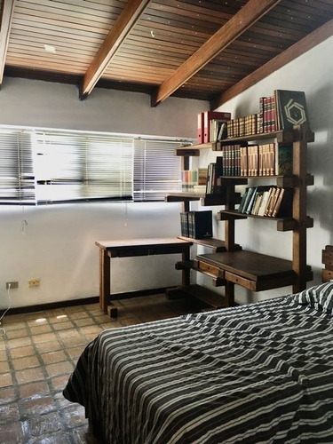 Imagen 18 de 24 de Se Vende Casa 450m2 5h+s/5b+s/4p Santa Paula 1460