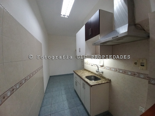 Imagen 8 de 12 de Apartamento De Dos Dormitorios En Tres Cruces Con Entrada Independiente.