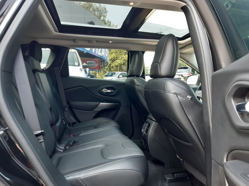 Imagen 7 de 15 de Jeep Cherokee Overland 2020