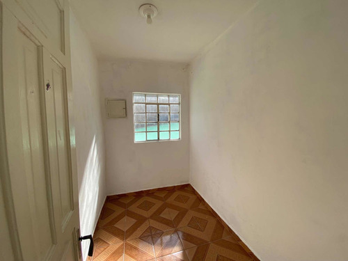 Imagem 11 de 16 de Casa De 2 Quartos,sala,cozinha,banheiro E 1-vaga De Garagem