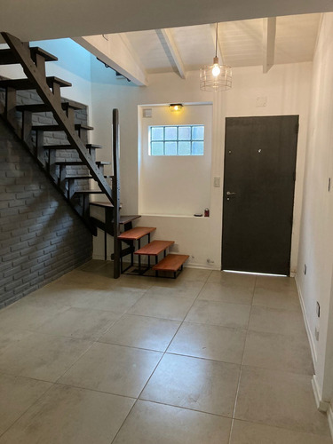 Imagen 3 de 10 de Duplex 3 Ambientes En Alquiler. Castelar Centro
