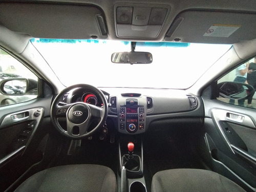 Kia Cerato Forte 2011 1.6 Hb Mecanico 1.6 2ab Abs