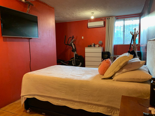 Espaciosa Casa En Venta De 4 Dormitorios