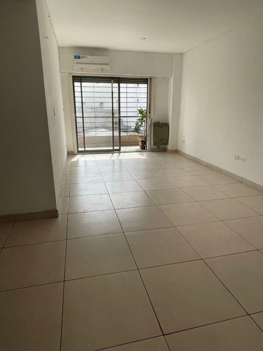 Imagen 2 de 10 de Departamento En Venta De 2 Dormitorios En Villa Crespo