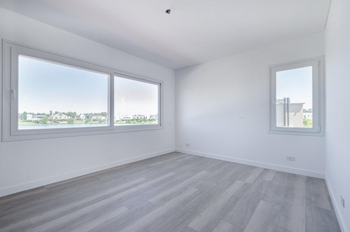 Imagen 2 de 30 de Casa Al Agua - Venta - Nordelta