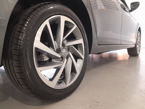 Volkswagen Virtus 1.0 Highline 200 Tsi Aut. 4p