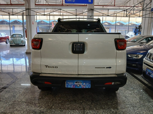 Fiat Toro 1.8 16v Freedom Flex 4x2 Aut. 4p