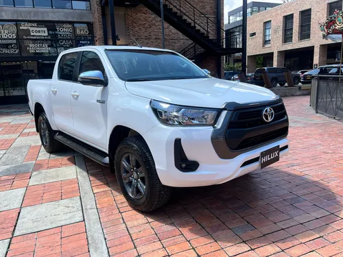 Toyota Hilux 2.4 Diésel 4X4