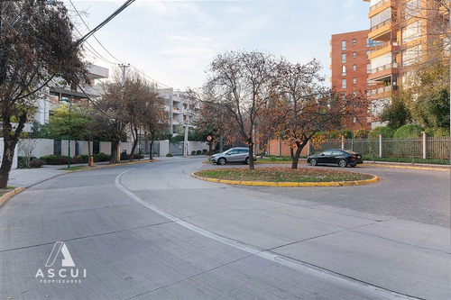 Departamento En Venta De 3 Dorm. En Lo Barnechea