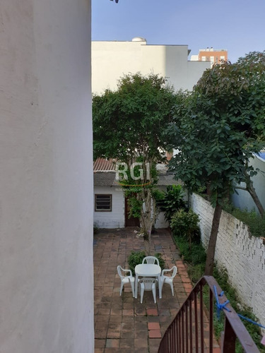 Casa Em Cidade Baixa Com 4 Dormitórios - Pj5578