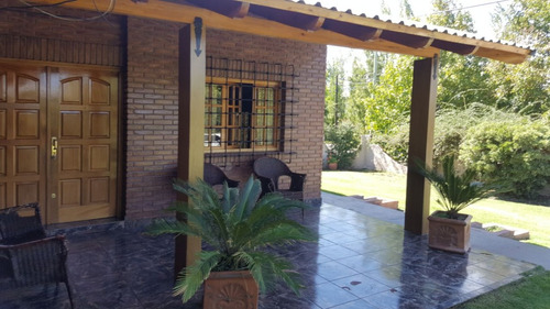 Vendo Casa En San Rafael Con Hermoso Parque Y Piscina, Cerca De Valle Grande