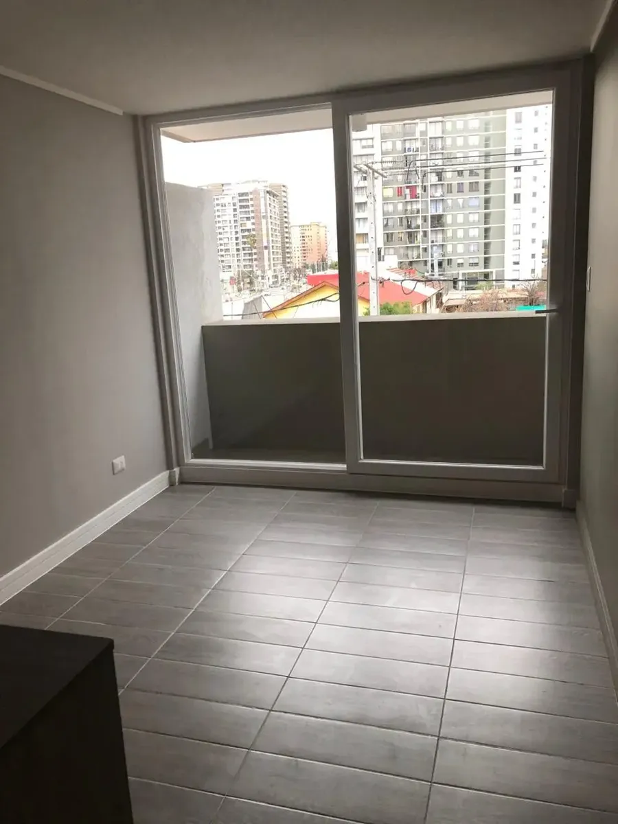 Imagen 2 de 13 de Cómodo Departamento En Venta A Pasos Del Mall Vespucio