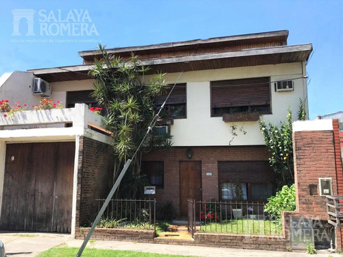 Imagen 1 de 20 de Casa En Lote Propio Con Galpon Al Fondo - En Venta En Munro -