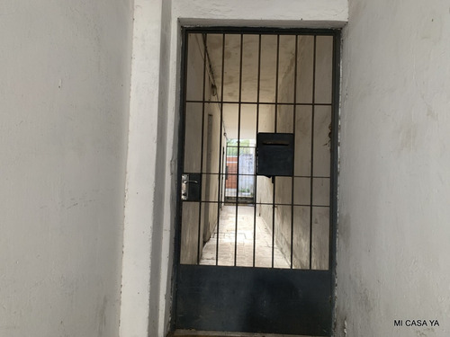 Imagen 2 de 16 de Venta Apartamento La Blanqueada 1 Dorm , Planta Baja, Patio Y Sin Gastos Comunes.