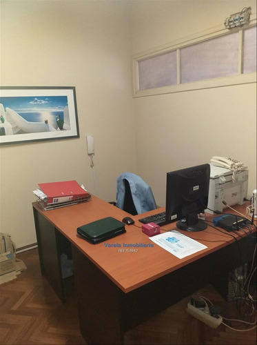 Oficina Venta En Ciudad Vieja Totalmente Equipada