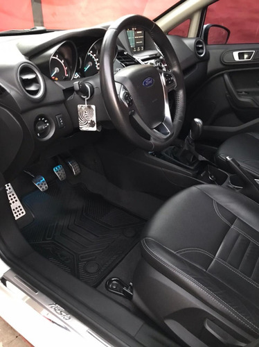 Ford Fiesta Kinetic Desingn Titanium
