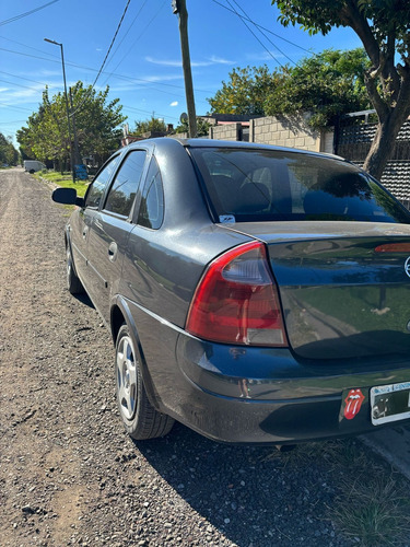 Chevrolet Corsa 1.8 Gl Aa Dh 4P