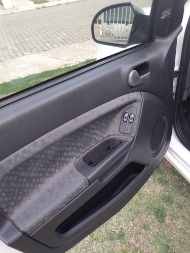 Ford Fiesta 1.6 8v Modelo Class
